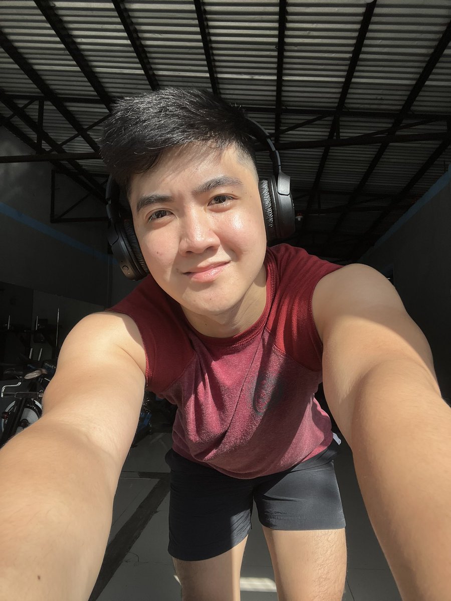 iandoong's tweet photo. Valentired 🥵 https://t.co/0T0emtMn4j