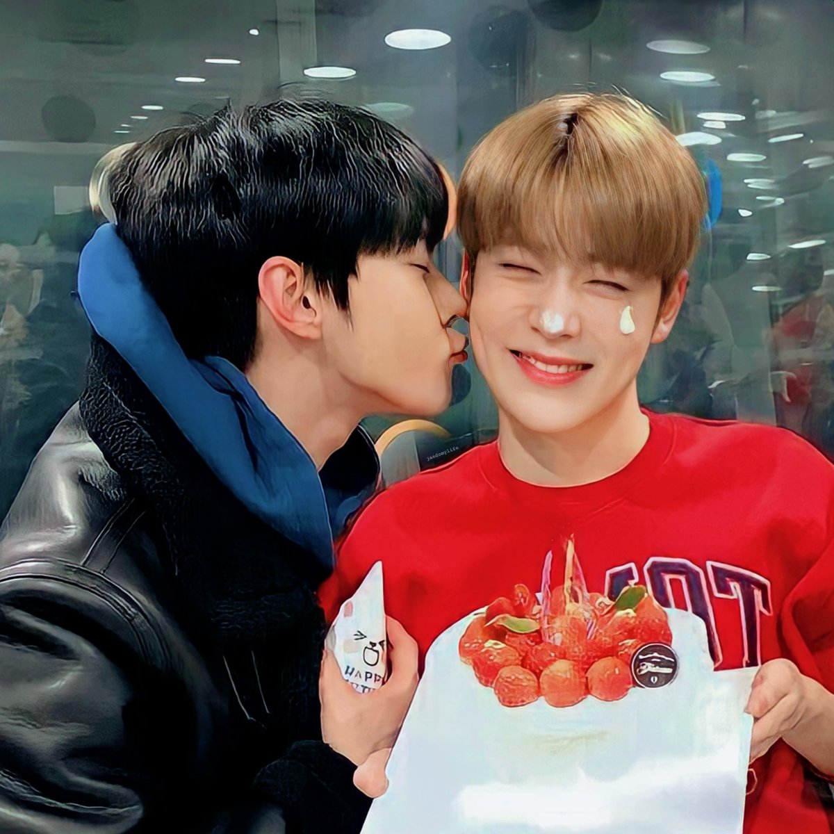 jaedomylife's tweet photo. Happy birthday Jaehyun,Happy birthday Valentine's boy day! I love you so much.
ขอให้แจฮยอนมีแต่ความสุข สุขภาพแข็งแรง ได้กินแต่ของอร่อย มีคนรักคนเอ็นดูเพิ่มขึ้นทุกวัน หล่อปังทั้งปีนะคนเก่ง ❤️🎂🍫 #JaeDo
 
#YUNOwhoseDAYitis
#HAPPYJAEHYUNDAY
#포레버온리_함께할_재현의생일 https://t.co/tCMenh4hT5