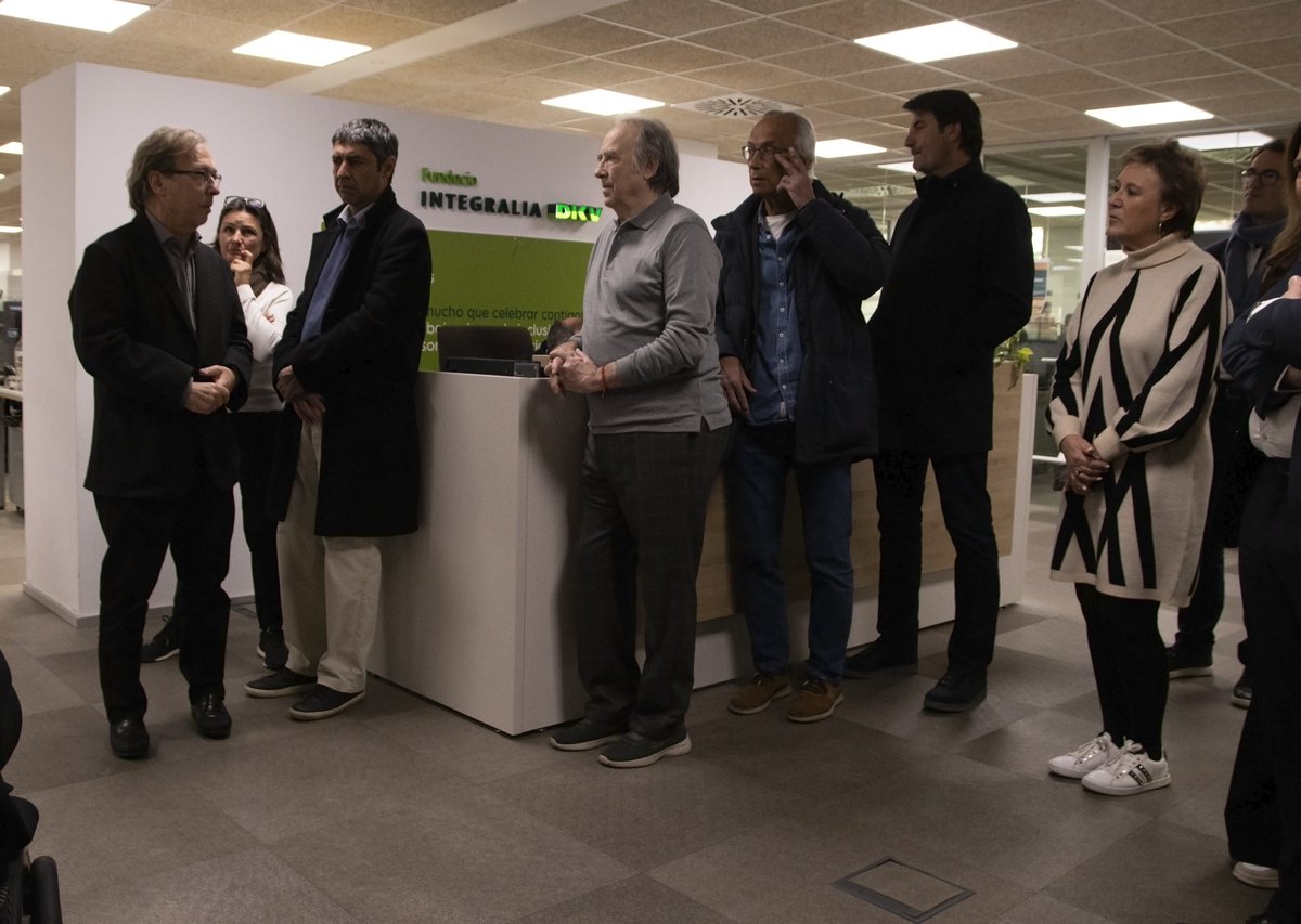 DKVIntegralia's tweet photo. Hoy ha sido un honor poder explicar nuestro proyecto de inclusión a Joan Manuel Serrat, Josep Lluís Trapero, Dr. Bonaventura Clotet, @villacampa8 y @lauralanuza de @openarms_fund. 

¡Muchas gracias! https://t.co/xq6TxEG1ad