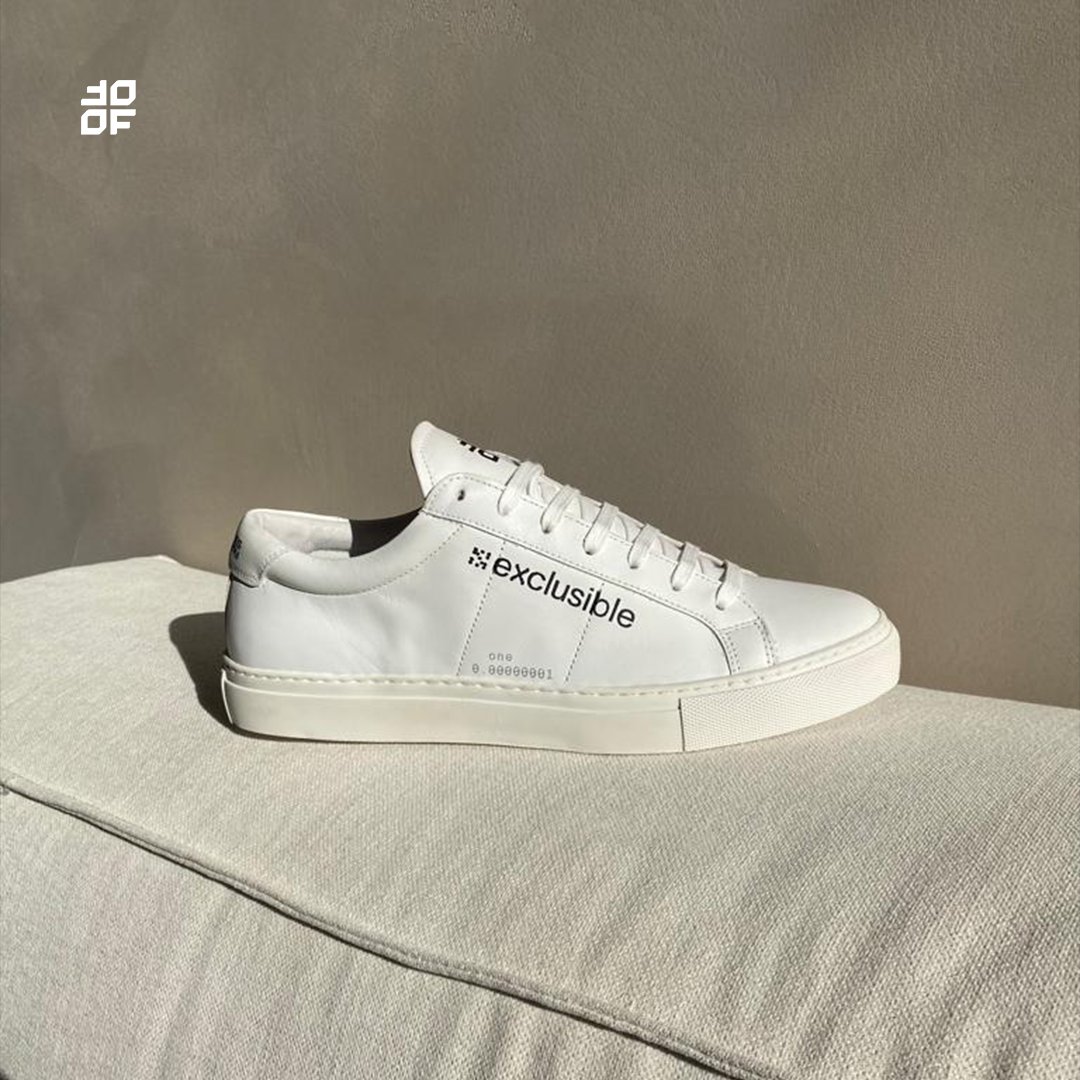 futures_nft's tweet photo. 🔥Win the classic Exclusible sneakers! Complete two simple tasks on our #SneakerGiveaway Questboard ([https://t.co/LJaMWPiZy0. Stay tuned, this 1/1 draw ends in 4 days.

🔥Quests:

1️⃣ Try on AR filters, snap a pic &amp; post on Twitter. Wait for approval.

2️⃣ Like, reply and retweet https://t.co/pL1ALGSU4y