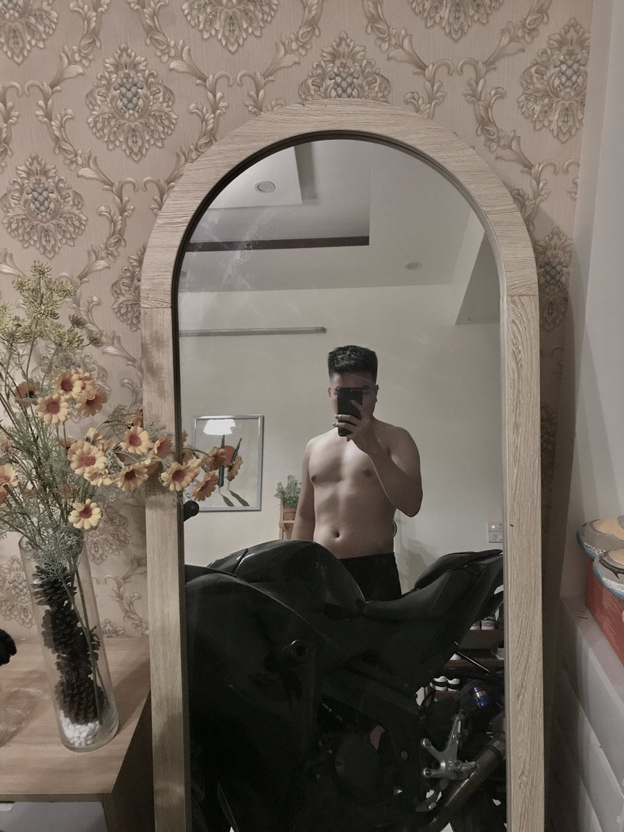 sonson1006's tweet photo. Happy Valentine's Day
Home alone 🧍🏻 https://t.co/lpNaJeNW6m