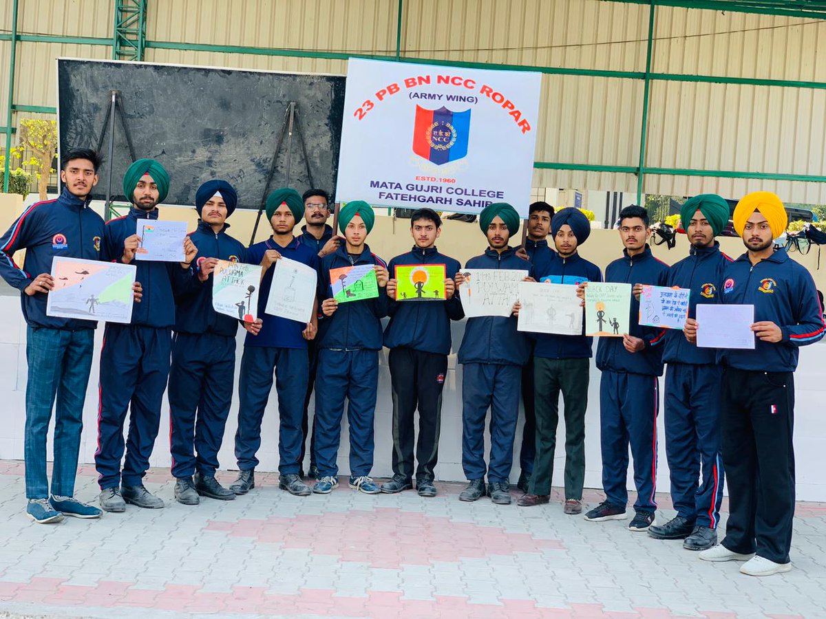 NccMgc's tweet photo. 23 PB BN NCC UNIT ROPAR GP HQ PATIALA from Mata Gujri College , Fatehgarh Sahib giving tribute to martyrs of #PulwamaAttack2019 poster making was done by NCC cadets under the guidance of CTO Pushpinder Singh
 #BlackDayForIndia🕯🇮🇳
@HQ_DG_NCC @CPhhp @Pushpinder2112 @NccMgc https://t.co/XJGmpVmJaR