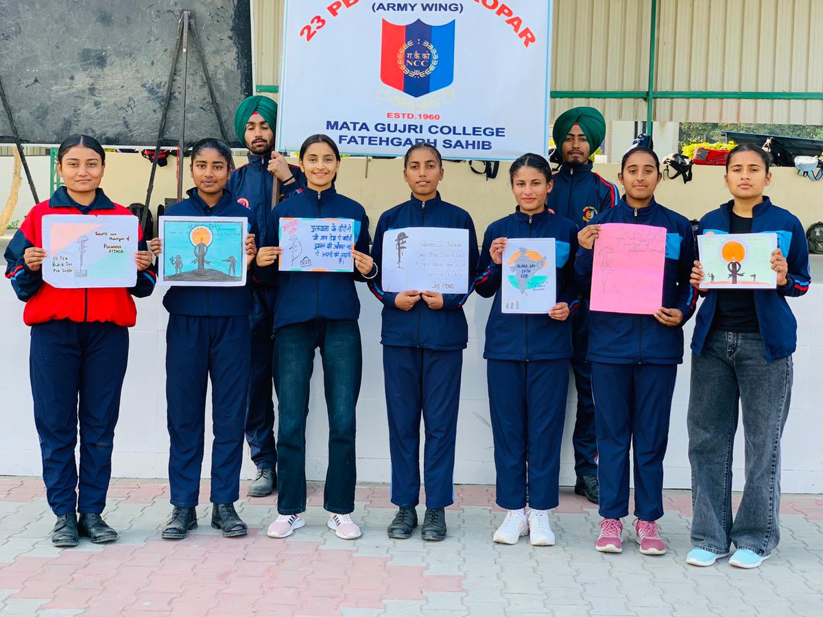 NccMgc's tweet photo. 23 PB BN NCC UNIT ROPAR GP HQ PATIALA from Mata Gujri College , Fatehgarh Sahib giving tribute to martyrs of #PulwamaAttack2019 poster making was done by NCC cadets under the guidance of CTO Pushpinder Singh
 #BlackDayForIndia🕯🇮🇳
@HQ_DG_NCC @CPhhp @Pushpinder2112 @NccMgc https://t.co/XJGmpVmJaR