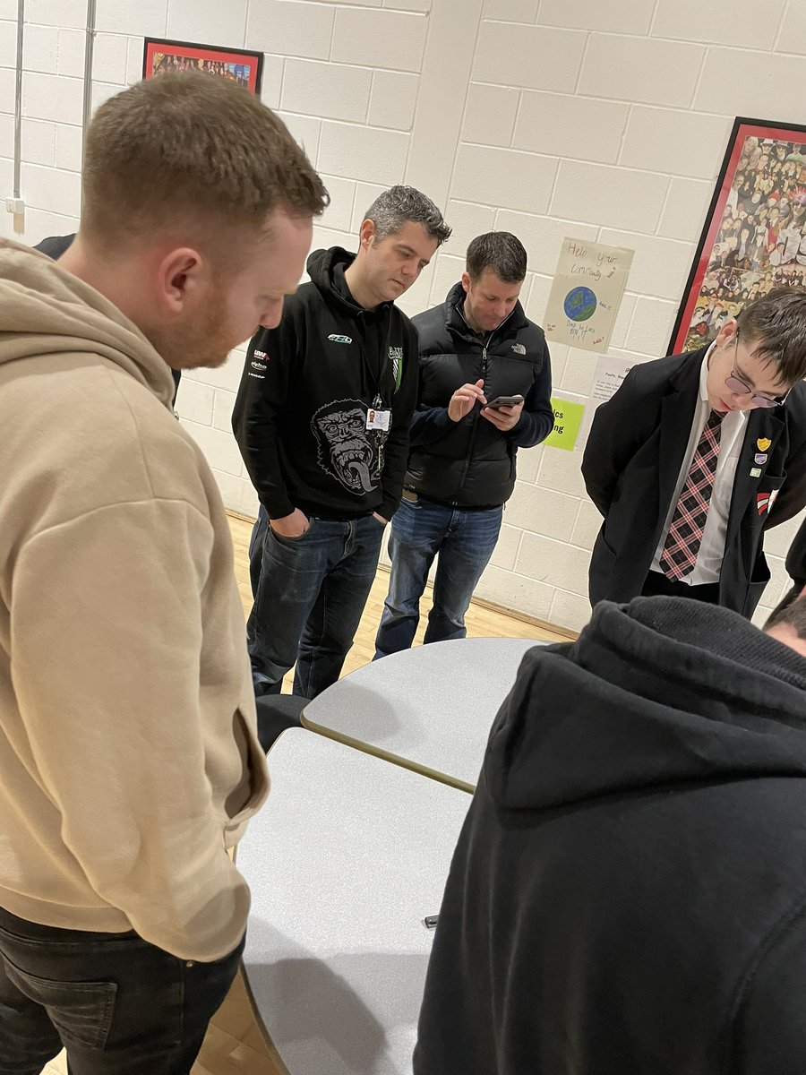 BraesHigh's tweet image. Our self -evaluation leaders incorporated some active learning in their presentation this morning by leading staff through their carousel survey 💭💡#leadersoflearning #activelearning #selfevaluation #article28 #article12