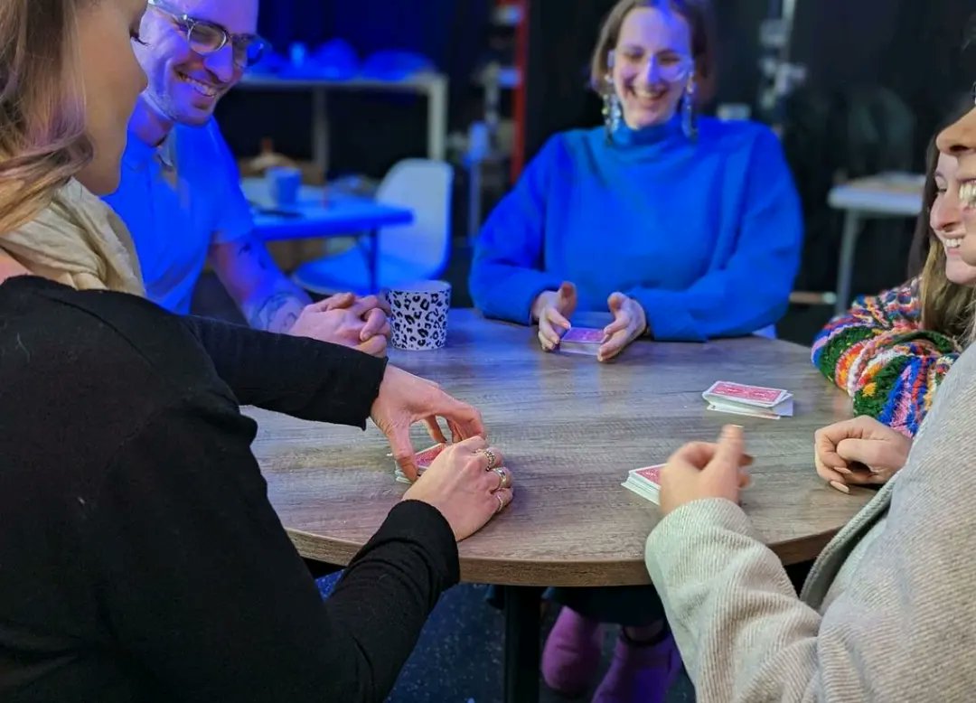 Dee Riley tweet media