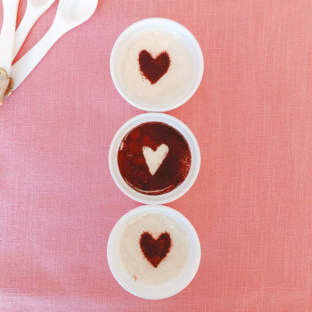 街中には期間限定スイーツが溢れ、甘いものが美味しい時期。
甘いものの食べ過ぎはお腹の負担になることもありますが、たまには楽しみたい！
という訳で今日は…めぐりを良くする薬膳茶と
カラダに優しいスイーツを楽しみます！
#薬膳料理教室FOODandLIFE #薬膳 #ValentinesDay #自由が丘 #中目黒