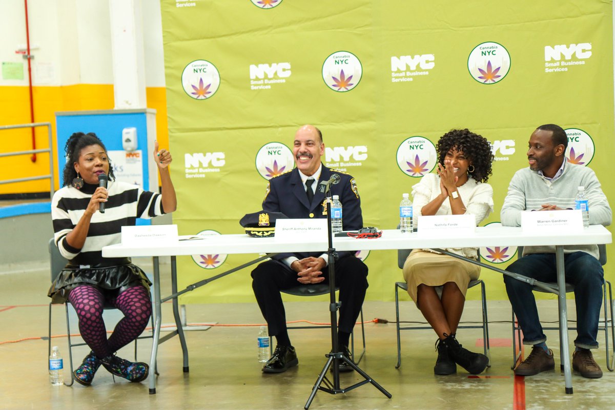 NYC_SBS's tweet photo. Cannabis NYC is aiming for the stars! 🌿🚀✨

This weekend we launched #LiftOffCNYC, our 5-borough Listening &amp; Learning Tour and connected the BX community with info &amp; convos about current state laws, NYC resources + initiatives, and anticipated industry opportunities! https://t.co/8Al31cELbs