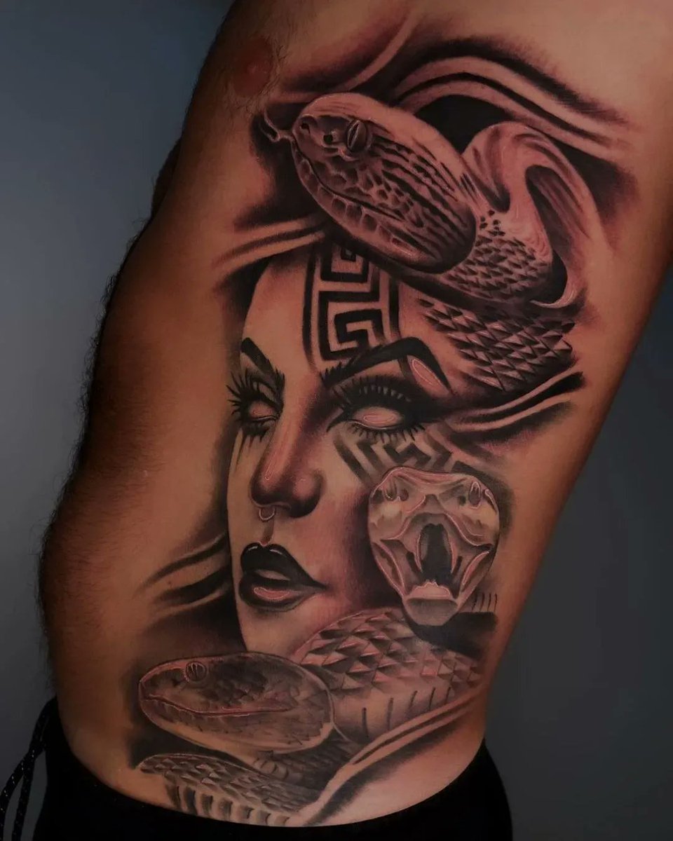 MagnumTattoo's tweet photo. Sick medusa piece done using #magnumtattoosupplies by Troy Tuck! 🐍
.
.
#medusa #ribtattoo #snakes #blackandgrey #inked #tattoo #inkedmag #tattoolife #bournemouth #ink #tattooartist
Instagram: troytucktattoo 👈🏻 https://t.co/8zRv9JqO1x