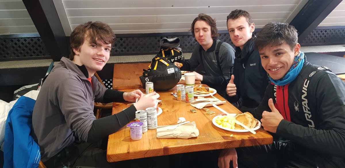 WHSTrips's tweet photo. Breakfast on Day 3 in WV and it's snowing #fillyour boots#powderday https://t.co/z3gNCrld3J