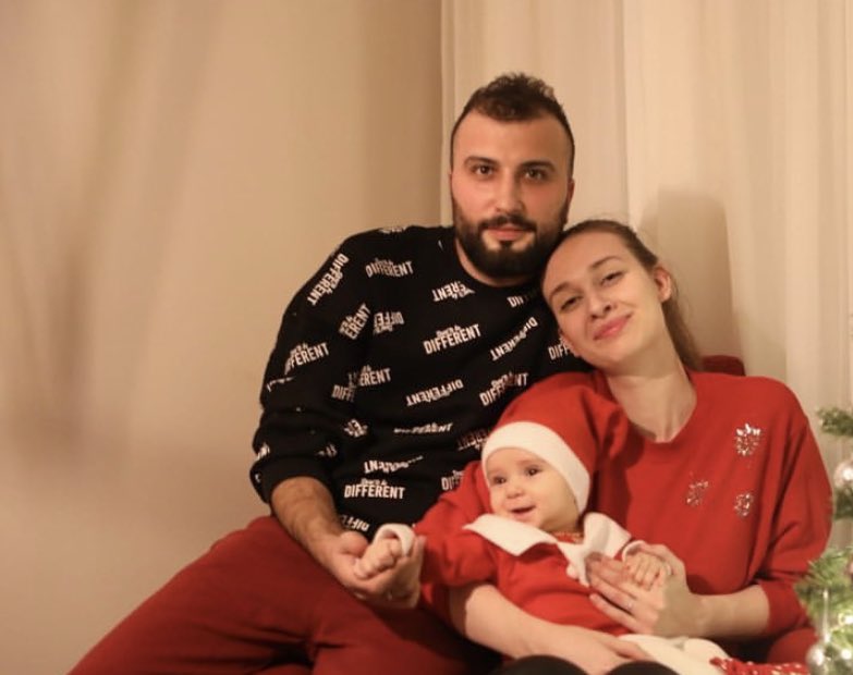 kutayunsal's tweet photo. Lütfen #ebrarsitesi ‘ne gelsin sıra. Haydi Eliz bebek mucize olsun. Mehmet ve ailesini kurtarın @AFADBaskanlik @DepremDairesi @buyuksehirkm @ahbap https://t.co/TnD19Y7Wx0