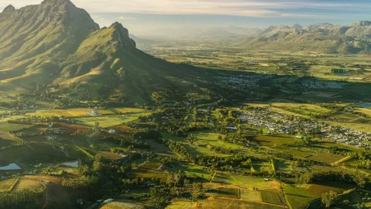 All 63 units at The Edge <a href="/properties_easy/">Easy way properties</a> tenanted with 1st students having taken occupation 1 Feb! Great outcome for <a href="/EasyEquities/">EasyEquities</a> investors :) Join us for 22 month rental guaranteed income platform.easyproperties.co.za/properties/pro…