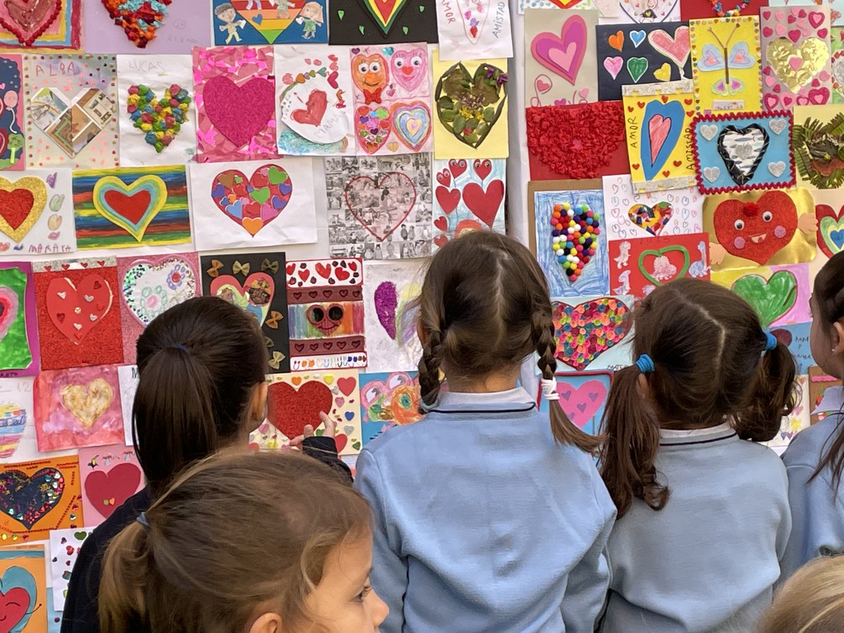 SAFAURSEVILLA's tweet photo. Día de la amistad @carmenesol @fatimaesol @LaleRedondo @Nervion_aldia @ASafaur #SAFAURSEVILLA #SEVILLA #NERVION #INFANTIL #ESO #PRIMARIA #BACHILLERATO #ValentinesDay https://t.co/zjYNKfySP1