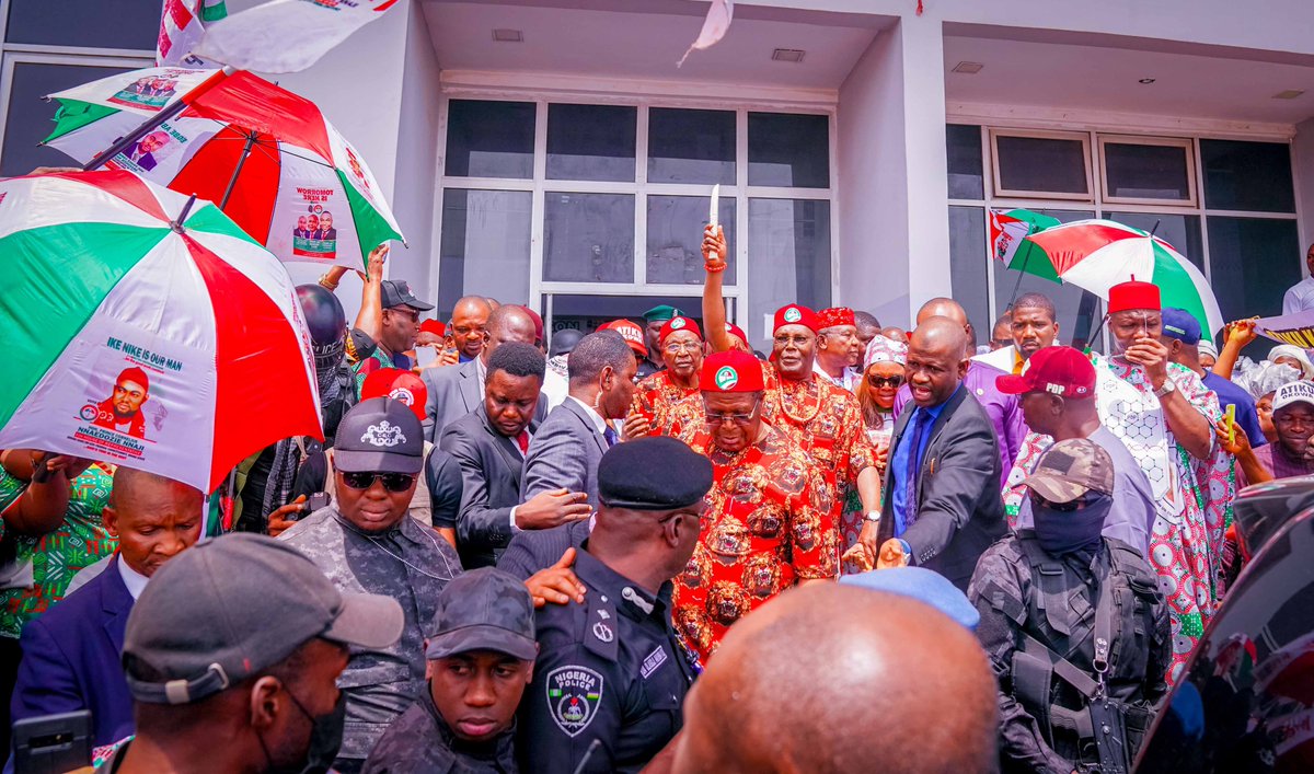 atiku's tweet photo. Enugu, we are here. -AA #RecoverNigeria https://t.co/1eXIUBFHQB