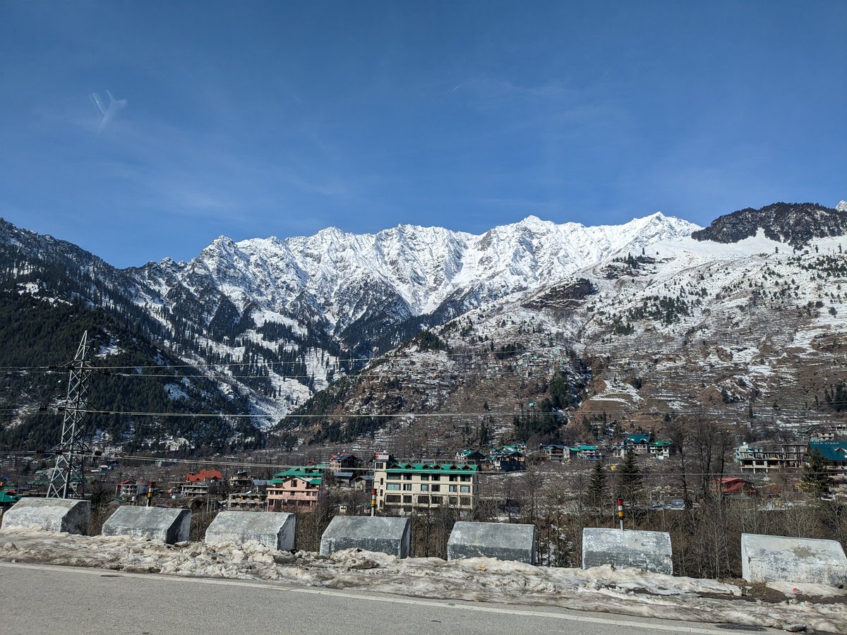 gauravgilalkar's tweet photo. Manali Day 3 glimpses
A π§΅
#wintermanali #snow #ShotOnGooglePixel6A #HimachalPradesh #ValentinesDay #mountains #google #pixel6a https://t.co/b2VCX3sJfS