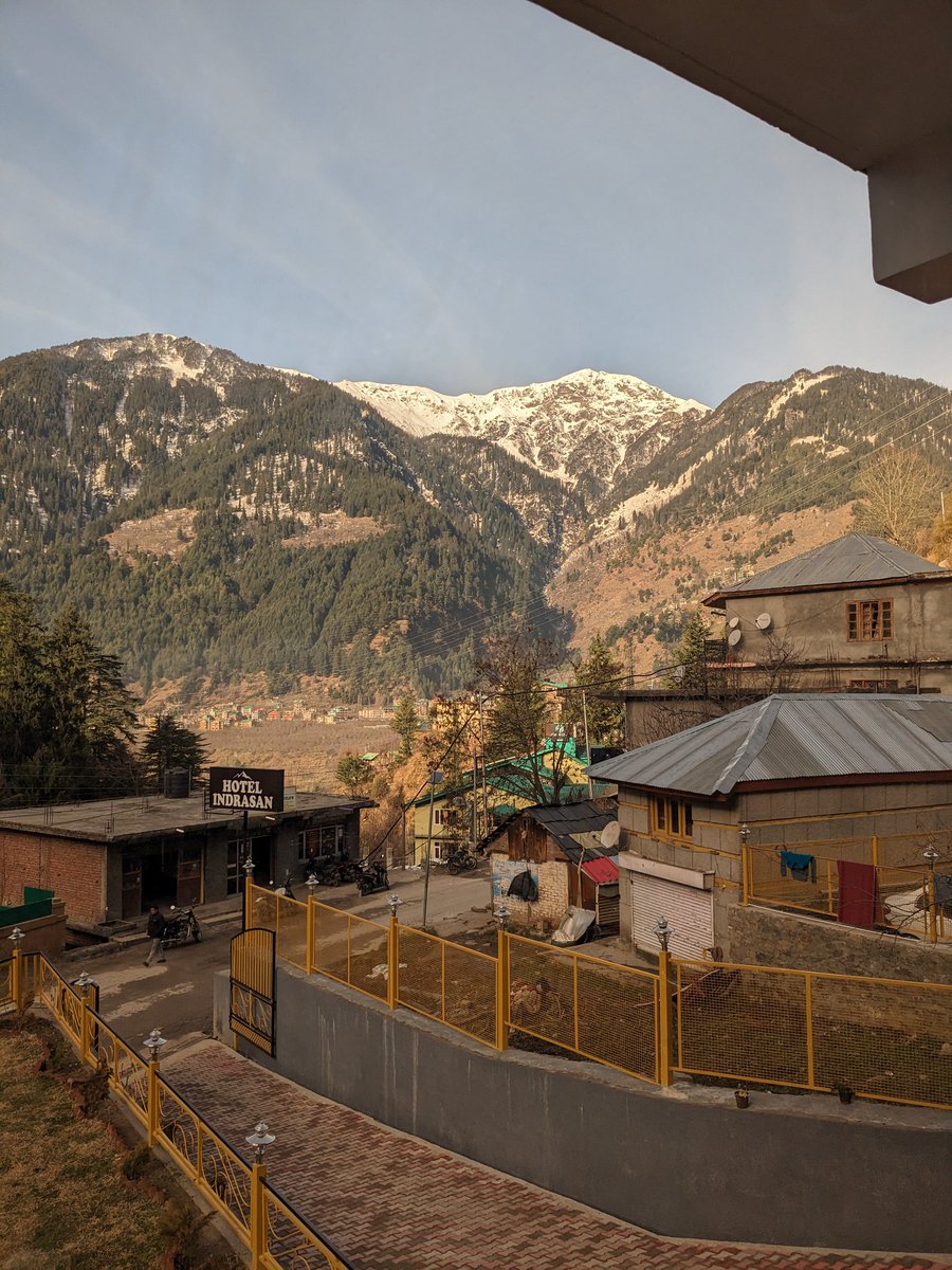 gauravgilalkar's tweet photo. Manali Day 3 glimpses
A π§΅
#wintermanali #snow #ShotOnGooglePixel6A #HimachalPradesh #ValentinesDay #mountains #google #pixel6a https://t.co/b2VCX3sJfS