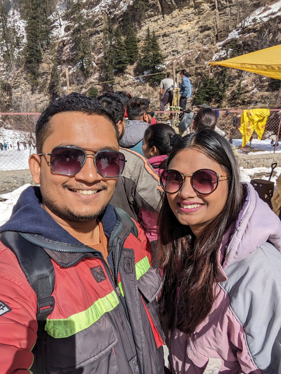 gauravgilalkar's tweet photo. Solang Valley 1/6
#wintermanali #snow #ShotOnGooglePixel6A #HimachalPradesh #ValentinesDay #mountains #horse #horseride #skiing #selfie #CoupleGoals #couples #google #pixel6a https://t.co/gHPPxz3uxt