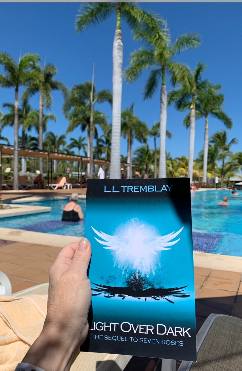 Reflex_6's tweet photo. Vacationers lounging in beautiful sunny Costa Rica and reading my books. #SevenRoses and the sequel #LightOverDark
How cool is that! 🙏💝
#grateful #readerscommunity #WritingCommunity https://t.co/TwOnGBpDes
