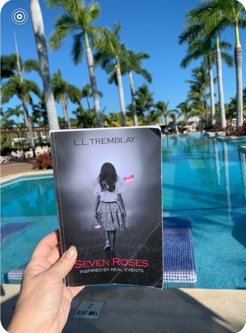 Reflex_6's tweet photo. Vacationers lounging in beautiful sunny Costa Rica and reading my books. #SevenRoses and the sequel #LightOverDark
How cool is that! 🙏💝
#grateful #readerscommunity #WritingCommunity https://t.co/TwOnGBpDes