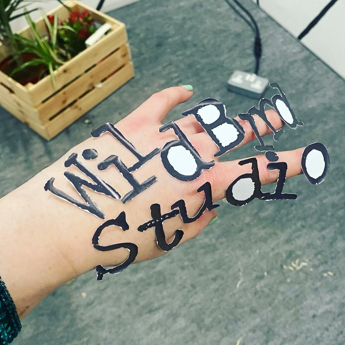 anythingasagift's tweet photo. Thinking of a gift for yourself or a friend? Check out WildBird Studio in the heart of Dublin. In her studio Alison produces beautiful stained glass items and holds workshops.

https://t.co/jvVT0LJ7o6

#Ireland #Sustainable #Ecofriendly #gifting #NewFrontiers @RDC_DkIT https://t.co/JttZFhTcnh