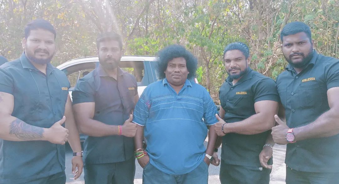 IamHCB's tweet image. Thalaivar's #Jailer Movie Snaps from the Shooting Spot, which is currently happening at Mangaluru. 

#DrShivanna #Rajinikanth𓃵 
#SadhuKokila #YogiBabu
#ShivaRajkumar