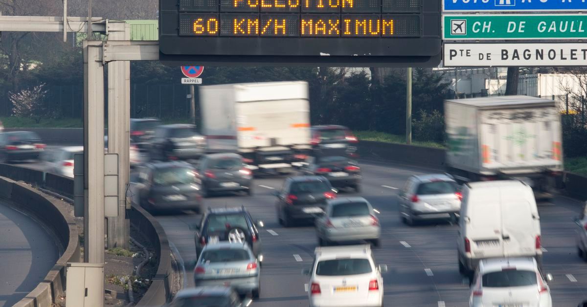 Reuters's tweet photo. EU lawmakers approve effective 2035 ban on new fossil fuel cars https://t.co/sKB2GbsBej https://t.co/Ue96jYAIGe