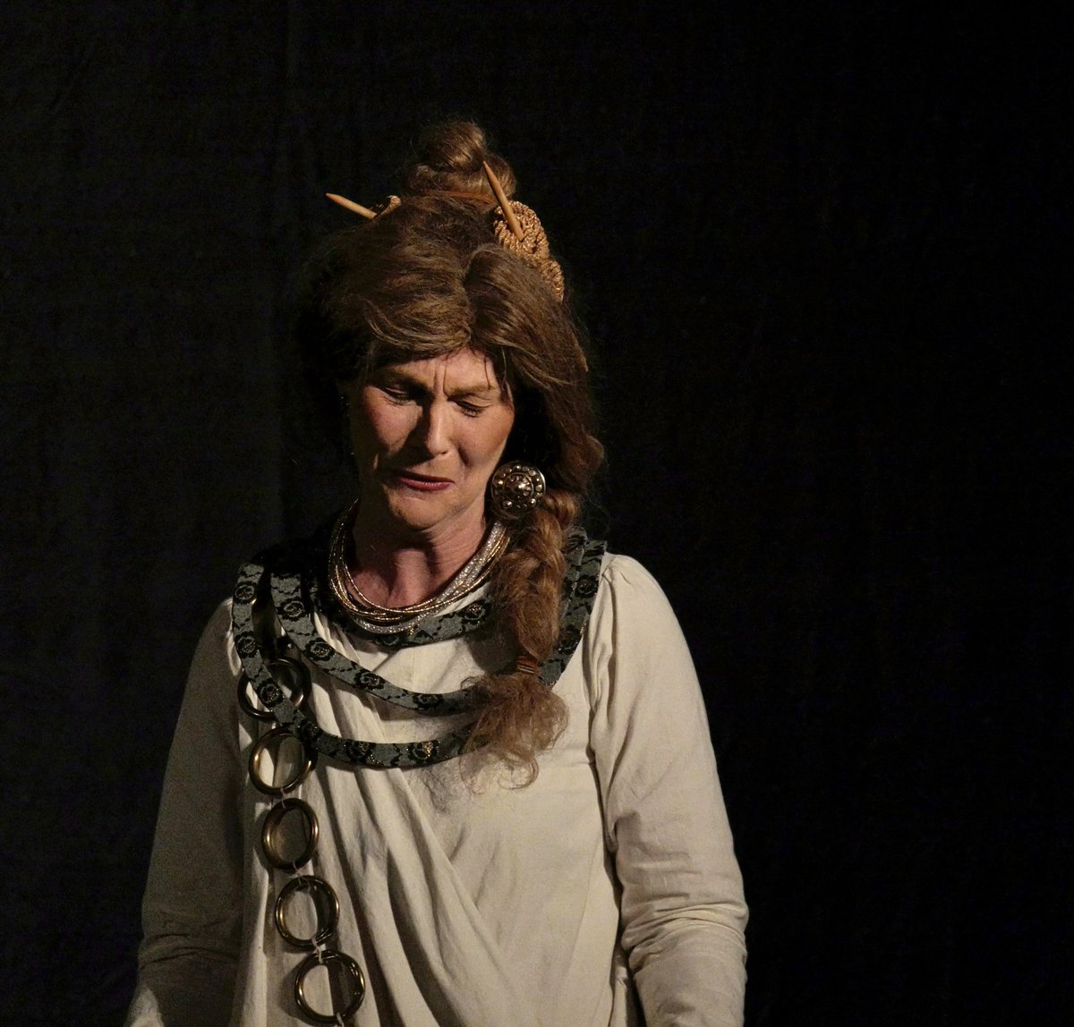 MVB_eV's tweet photo. Nur noch Freitag im #KTH und am Samstag im #KUBIZ Unterhaching!
Wers noch nicht gesehn hat, noch gibt's 1 oder 2 Karten 🤗
https://t.co/7rnBJ6xubv
#MVB #Theater #kultur #kunst #boarisch #inhaar #münchen #kleinestheaterhaar #neuesstück #dämmergötterung https://t.co/Pt6ZV7CM3r