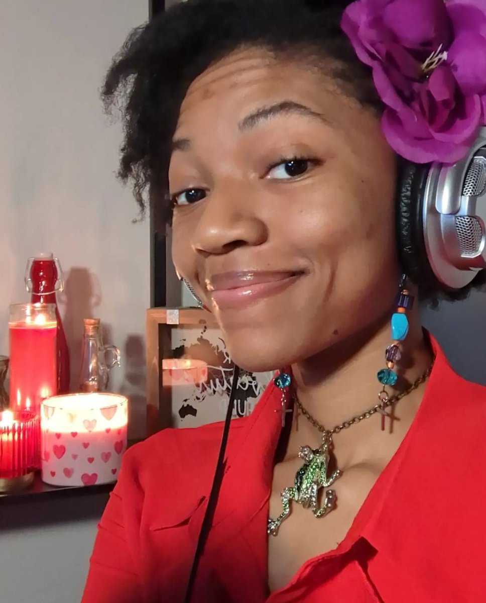 sandra_peculiar's tweet photo. #HappyValentinesDay !!!
Welp. I'm an hour late, but the #valentinesdaystream is still on! I appreciate your patience. ❤️ Come hang out if you please for fun and surprises! https://t.co/eaxv1bRrXo https://t.co/KwaTo3ZYsd