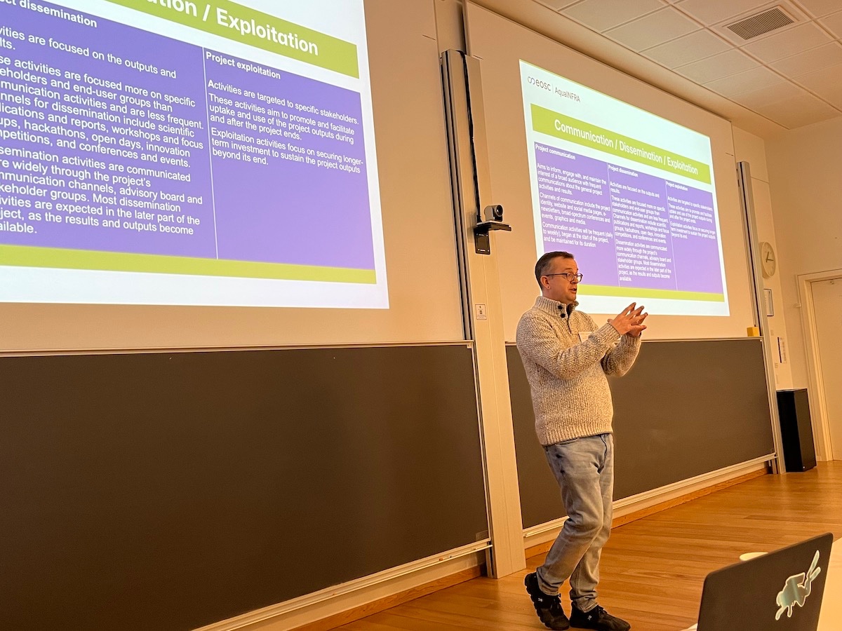 Kicking off the @AquainfraEU project at Aalborg University, Copenhagen: one of two major research actions for healthy oceans and waters by 2030. Director of Blue Lobster IT @simonkeeble presents the projects dissemination and communication plan. #EOSC bluelobster.co.uk/blog/kicking-o…