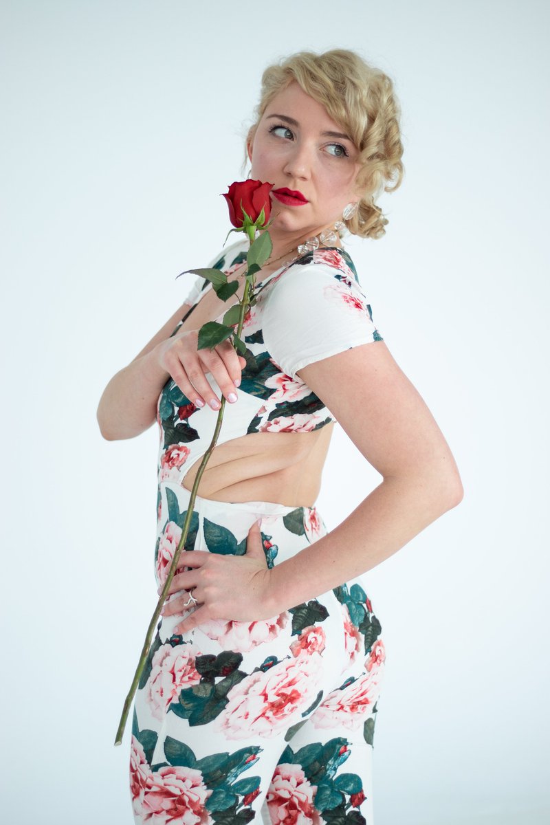 SGuaiani's tweet photo. Which one's your favorite? and will you be my valentine this year? ❤️

Had such an amazing time  doing this shoot. It's been one of my personal favorite ones to shoot. Can't wait for the next one. https://t.co/I4tHNwICiE