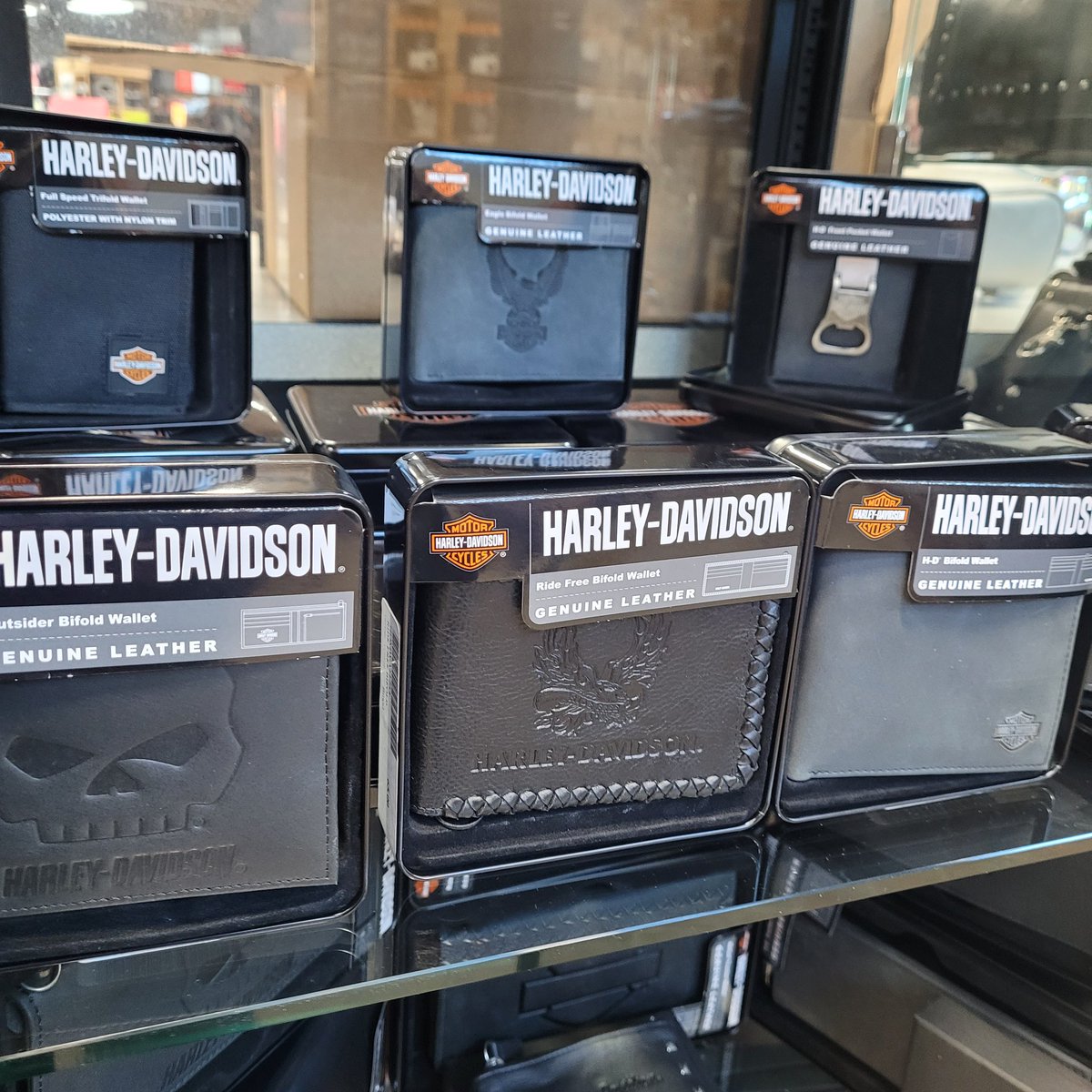FXCapraraHD's tweet photo. Last minute Valentine's Day Gifts 🎁?  We #atFXCHD are here for you!!! ❤️ 
#HarleyDavidson #motorcycleadventure #ValentinesDay #vdaygifts #giftideas #myharleytradition https://t.co/7GBQtRR2gP