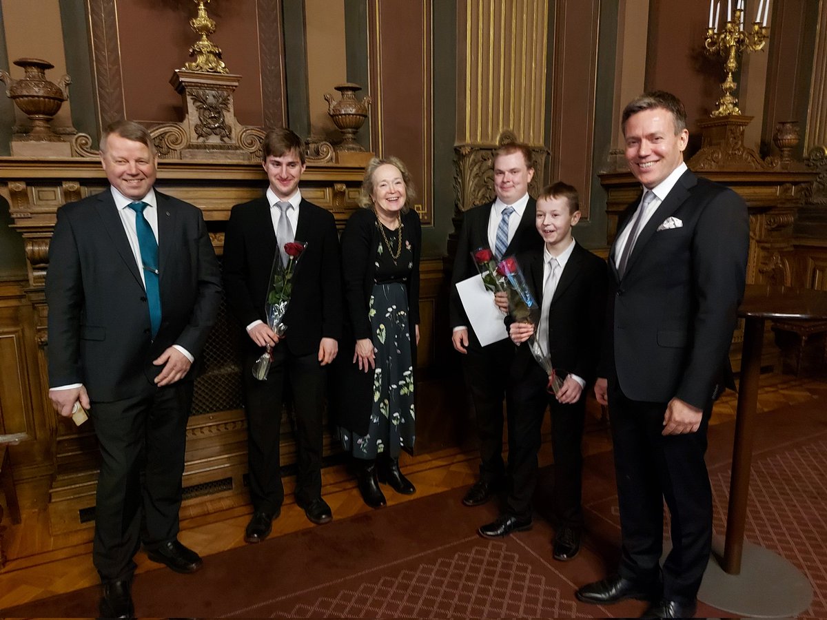 Vuoden ehdottomasti mukavimpia tilaisuuksia, ylpeydellä nuorista, eri puolilta Suomea. Kiitos @4HSuomi ja yritteliäät nuoret