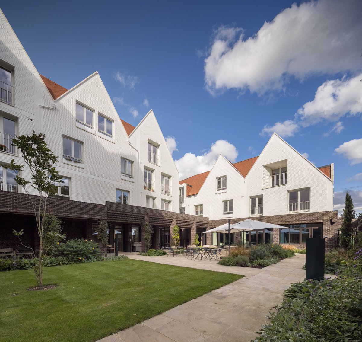 At Leyton Road in Harpenden, experience exceptional living in the heart of an idyllic, sought-after area.

Our 1, 2 &amp; 3 bedroom homes are perfectly situated near beautiful green space, shops and are a 5 minute walk from the train station. 

Our homes:
bit.ly/3lyQh7v