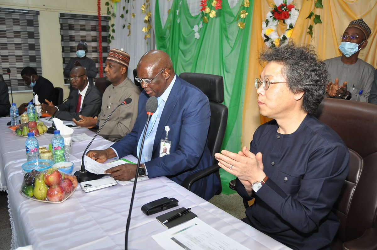 ahmed_dikko's tweet photo. In consolidation of the efforts by GCEO @nnpclimited
@MKKyari to achieve domestic #energysecurity and in-country #refining, I was at #Kaduna #Refinery for the kick off meeting between #KRPC and #Daewoo E & C #Nigeria Ltd for the ‘Quick Fix’ maintenance project of the Refinery. https://t.co/7sJSJXaTIW