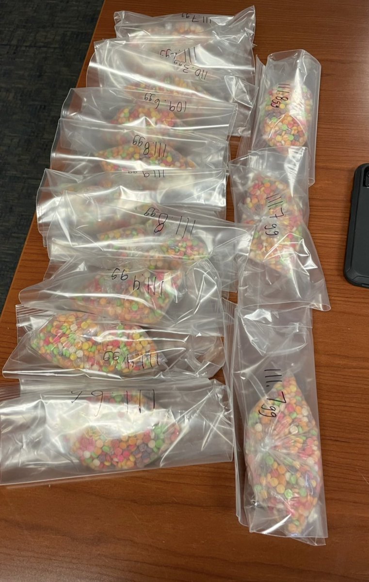 VENTURASHERIFF's tweet photo. Our @vcsok9unit and @vcsok9andy have been hard at work. K9 Andy has located approximately 13,000 fentanyl pills 3 pounds of the deadly substance in Thousand Oaks. Street value? About 130k! Thanks for all the hard work and dedication of our k9 teams. https://t.co/hT09xS1inh