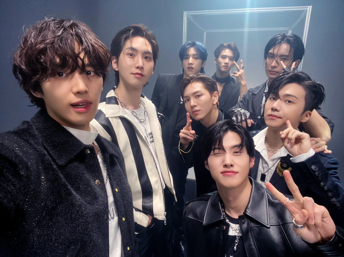 timeto_yuto_'s tweet photo. 20220214 ๊ณต์ ํธ์ํฐ๐
์ ๋๋ฒ์ค๊ฐ ์ด๋ํด ์ค ์์คํ ์๊ฐ๋ค,
์์ผ๋ก๋ ์ฐ๋ฆฌ๊ฐ ๋ง์ฃผํ ์ด ์๊ฐ๋ค์ ํจ๊ป ๊ฑธ์ด๋๊ฐ์ ๐ค
#ํํ๊ณค #PENTAGON
#INVITE_U
#Feelin_Like
#์ ํ #YUTO @cube_PTG https://t.co/tvja8GGHsv