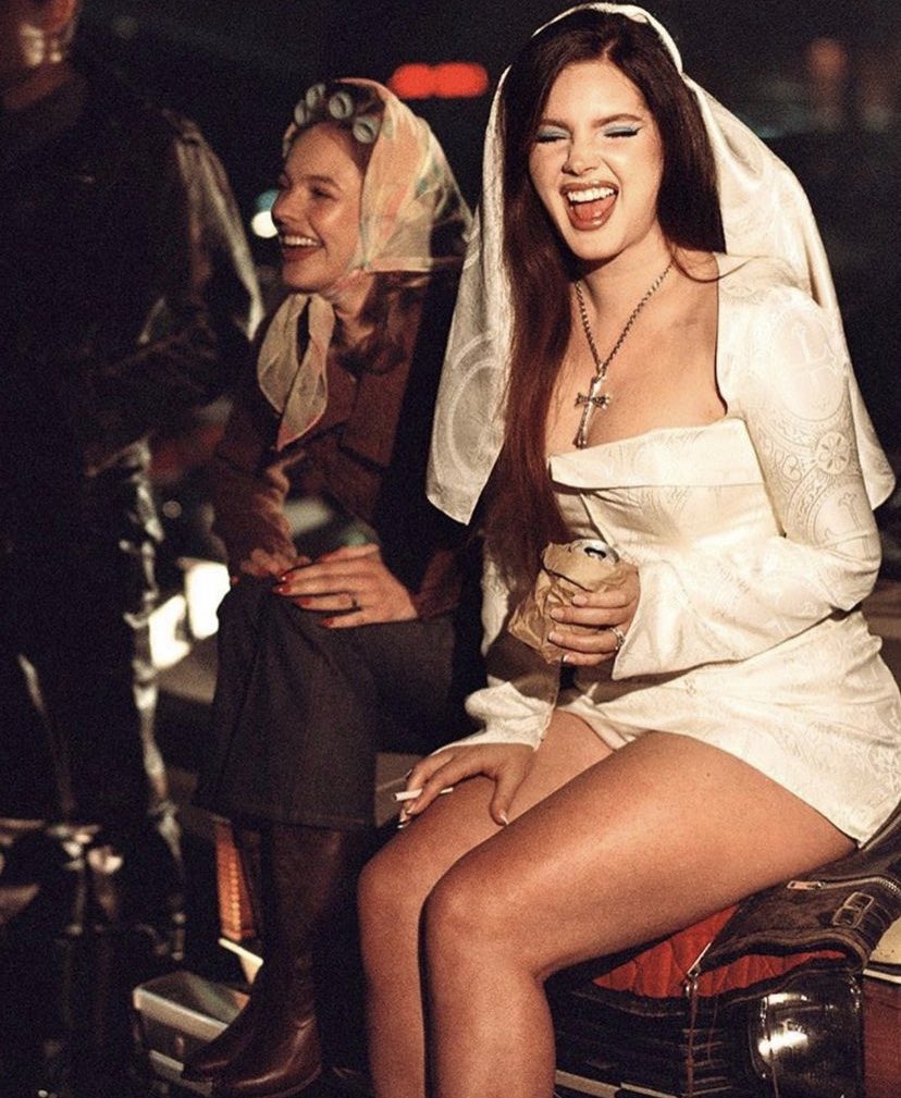 gabrimoonn's tweet photo. Lana Del Rey x Interview Magazine https://t.co/aQEf5xSYxS