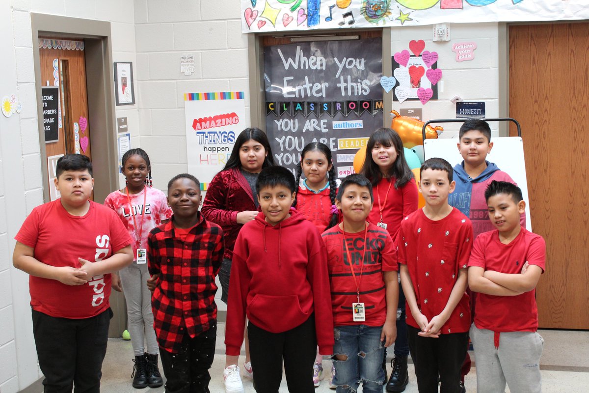 FsiaMedia's tweet photo. Our Valentines Week continues with lots of red and pink and hearts! Fair Street was filled with Love and those who are loved! Tomorrow is to Wear Pink. @GCSS_FS @FSIAprincipal https://t.co/3Sp758s40d