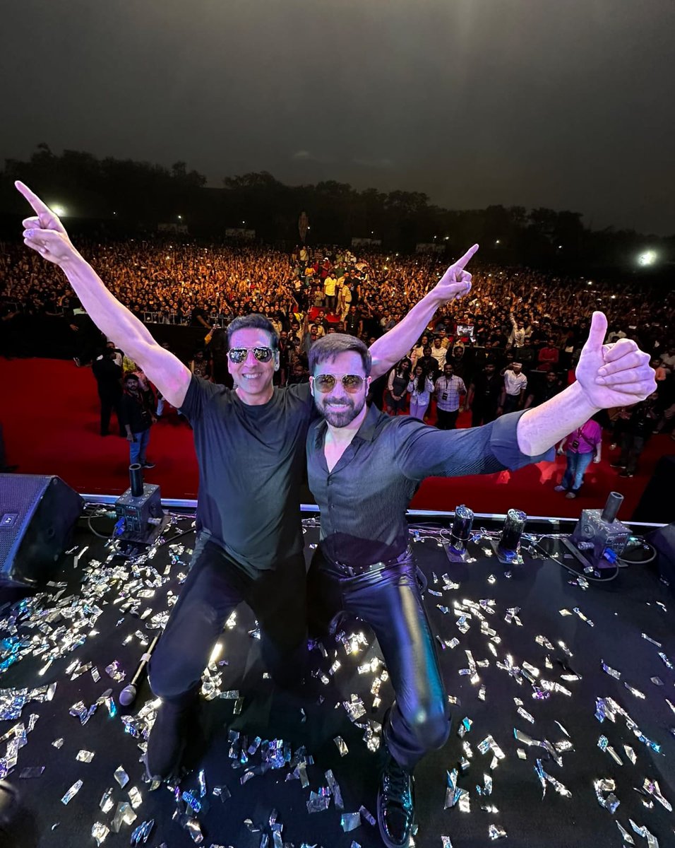 jiban_dhali's tweet photo. Day 3 
35cr net collection
Blockbuster🔥🔥🔥🔥🔥
Screen 3200
#Selfiee in cinemas, on 24th Feb.
#AkshayKumar

@akshaykumar @emraanhashmi @Nushrratt @DianaPenty #KaranJohar @apoorvamehta18 @PrithviOfficial
10DAYS TO SELFIEE https://t.co/RTEmcbTvw3
