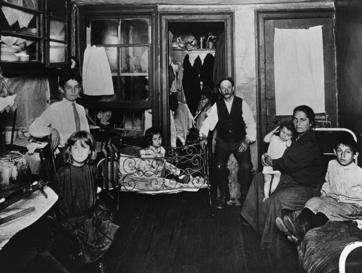 voicemyopinion2's tweet photo. Living in one room - no bathroom #ItalianImmigration
"Coming to America" Legally https://t.co/tYVWWxmai4