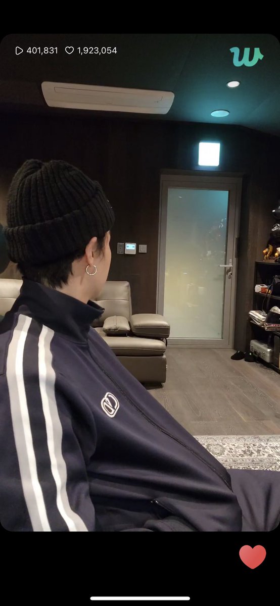 snowflowergifts's tweet photo. he cut his hair 🥹 https://t.co/ofLMKIpdhc