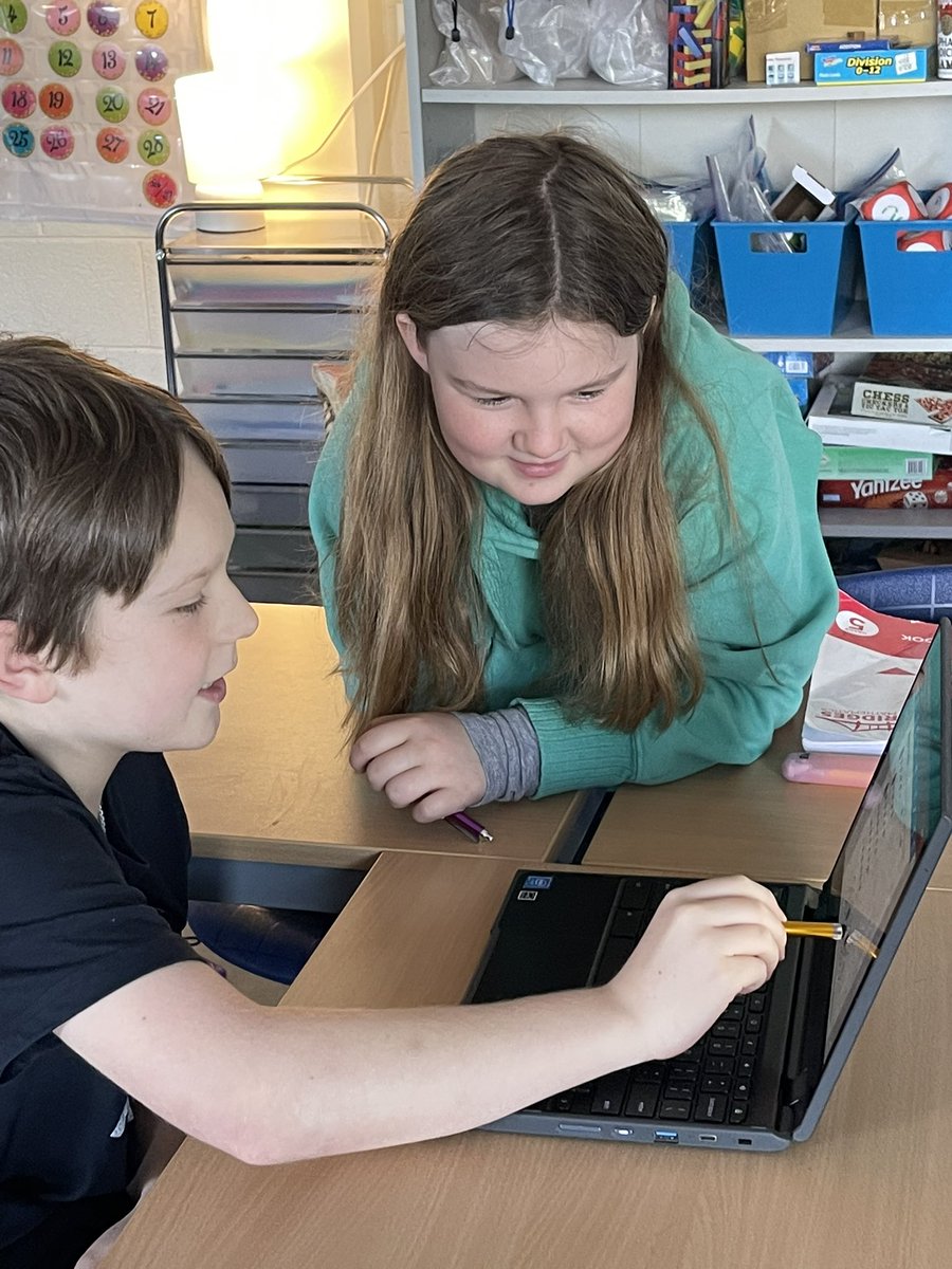 MsMcArthur_MPMS's tweet photo. 💕 Thanks to the KINDNESS of some generous parents we are LOVING doing our digital workplaces with our new stylus pens! 💕 @HESSPLASH https://t.co/6GQpJ71maO
