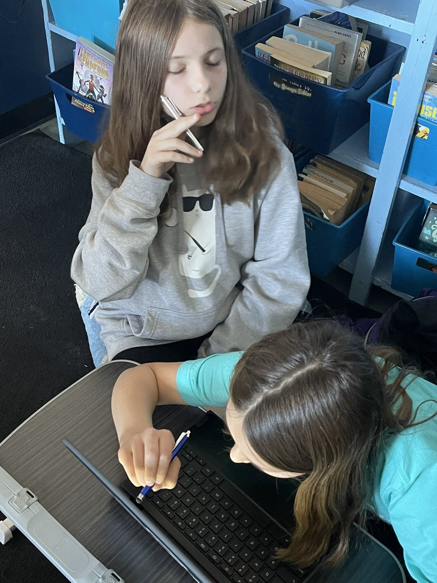 MsMcArthur_MPMS's tweet photo. 💕 Thanks to the KINDNESS of some generous parents we are LOVING doing our digital workplaces with our new stylus pens! 💕 @HESSPLASH https://t.co/6GQpJ71maO