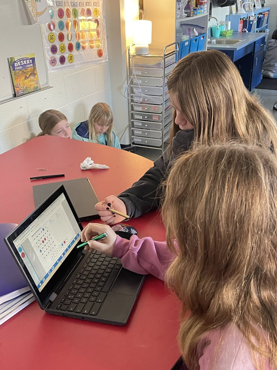 MsMcArthur_MPMS's tweet photo. 💕 Thanks to the KINDNESS of some generous parents we are LOVING doing our digital workplaces with our new stylus pens! 💕 @HESSPLASH https://t.co/6GQpJ71maO