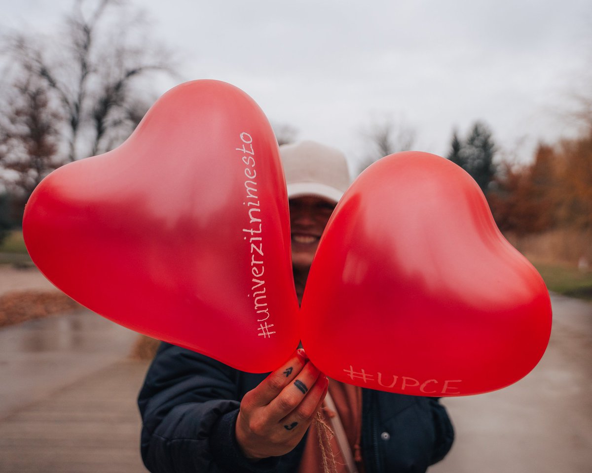 MestoPardubice's tweet photo. ❤️ A je tady svátek zamilovaných a taky začátek letního semestru na Univerzita Pardubice 🎓
📸 Jan Chlad
#upce #UniverzitniMesto https://t.co/3o6BXAFukn