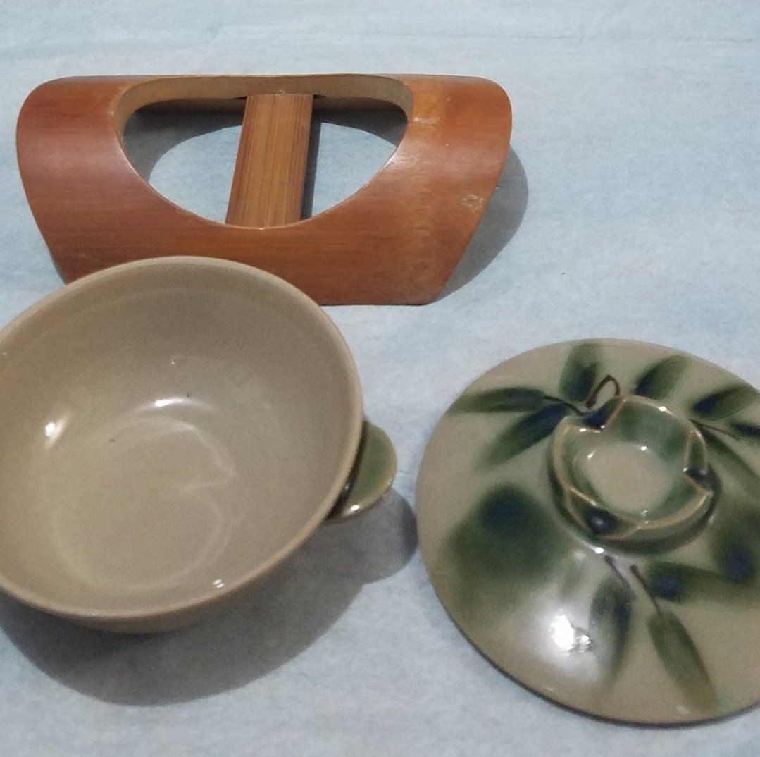 LabelmeposhLLC's tweet image. Here: labelmeposh.com/ols/products/3…
Signed vintage Japanese hand carved bamboo serving dish.
labelmeposh.com 
#labelmeposh #Japanese #servingdish #cookware #thrift