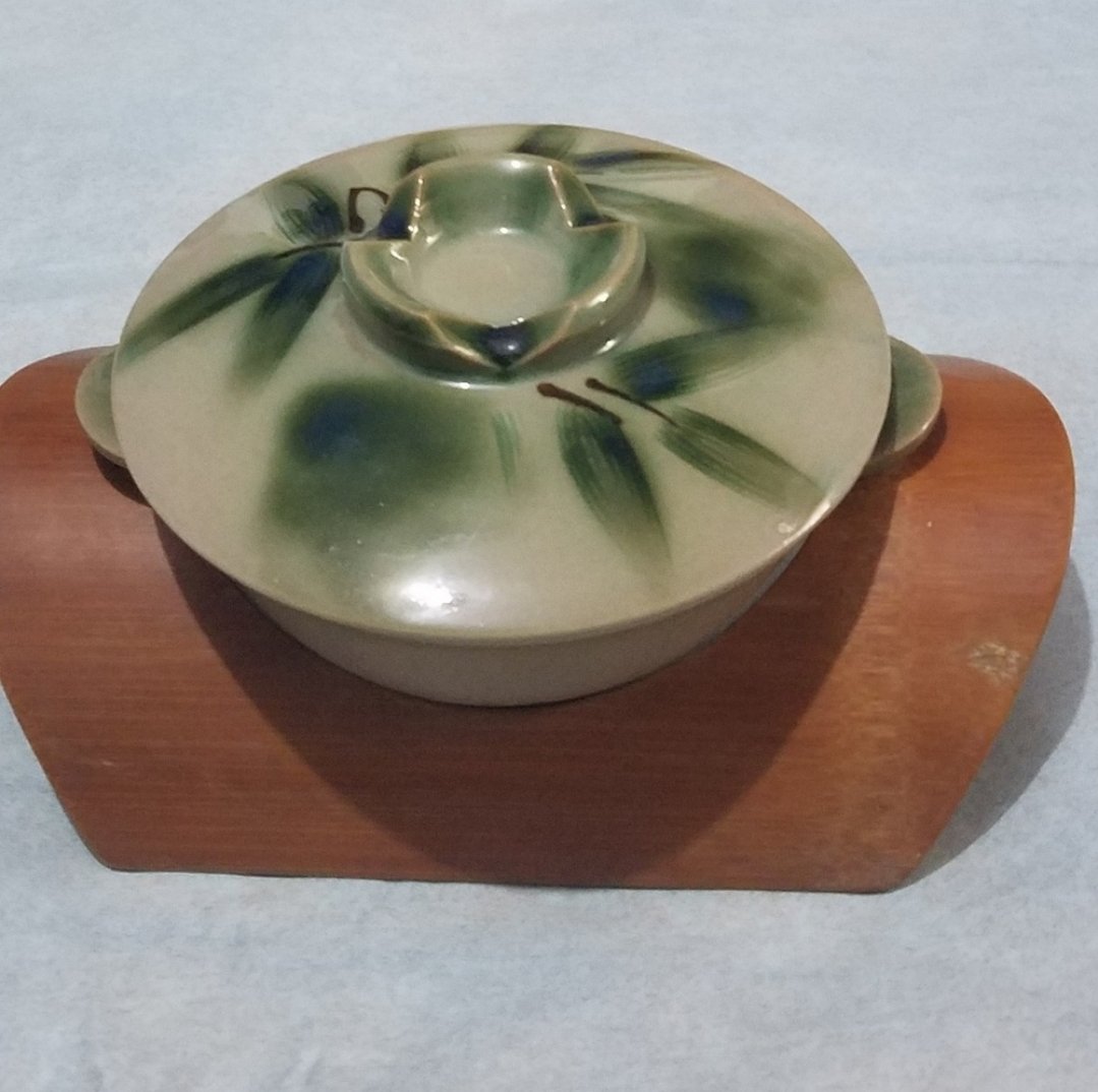 LabelmeposhLLC's tweet image. Here: labelmeposh.com/ols/products/3…
Signed vintage Japanese hand carved bamboo serving dish.
labelmeposh.com 
#labelmeposh #Japanese #servingdish #cookware #thrift