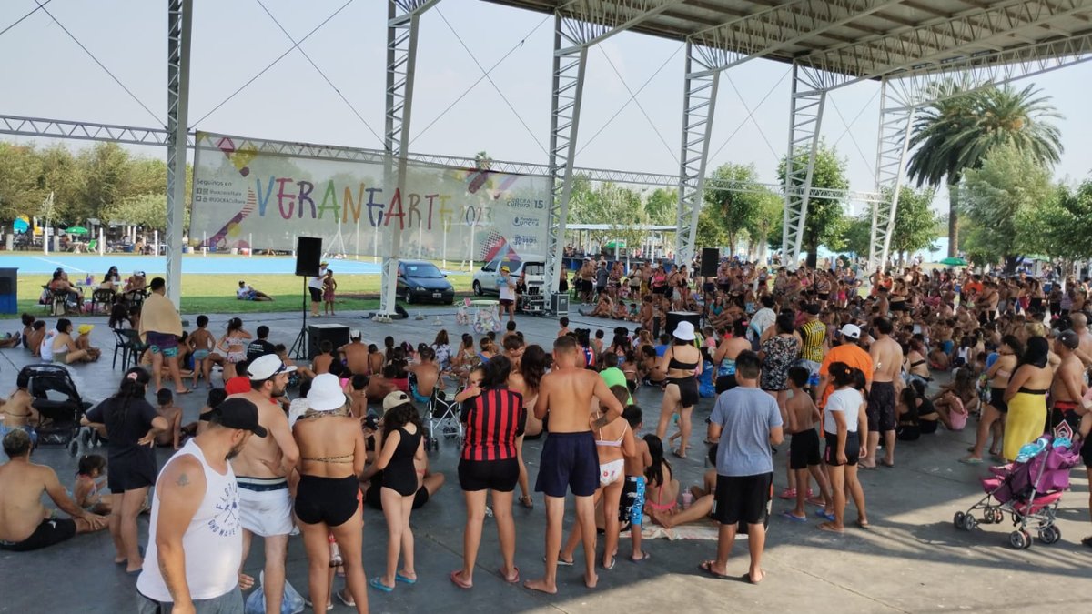 UOCRACultura's tweet photo. ⛱️ ¿Viniste el domingo a disfrutar de #Veranearte?
Se presentaron los Títere Tubers 😎, hubo sorteos y mucha diversión.
▪️ Te esperamos el próximo domingo con más opciones.
@construirtv @uocra @fundacionuocra @juventud_uocra https://t.co/OGnOc715Ty