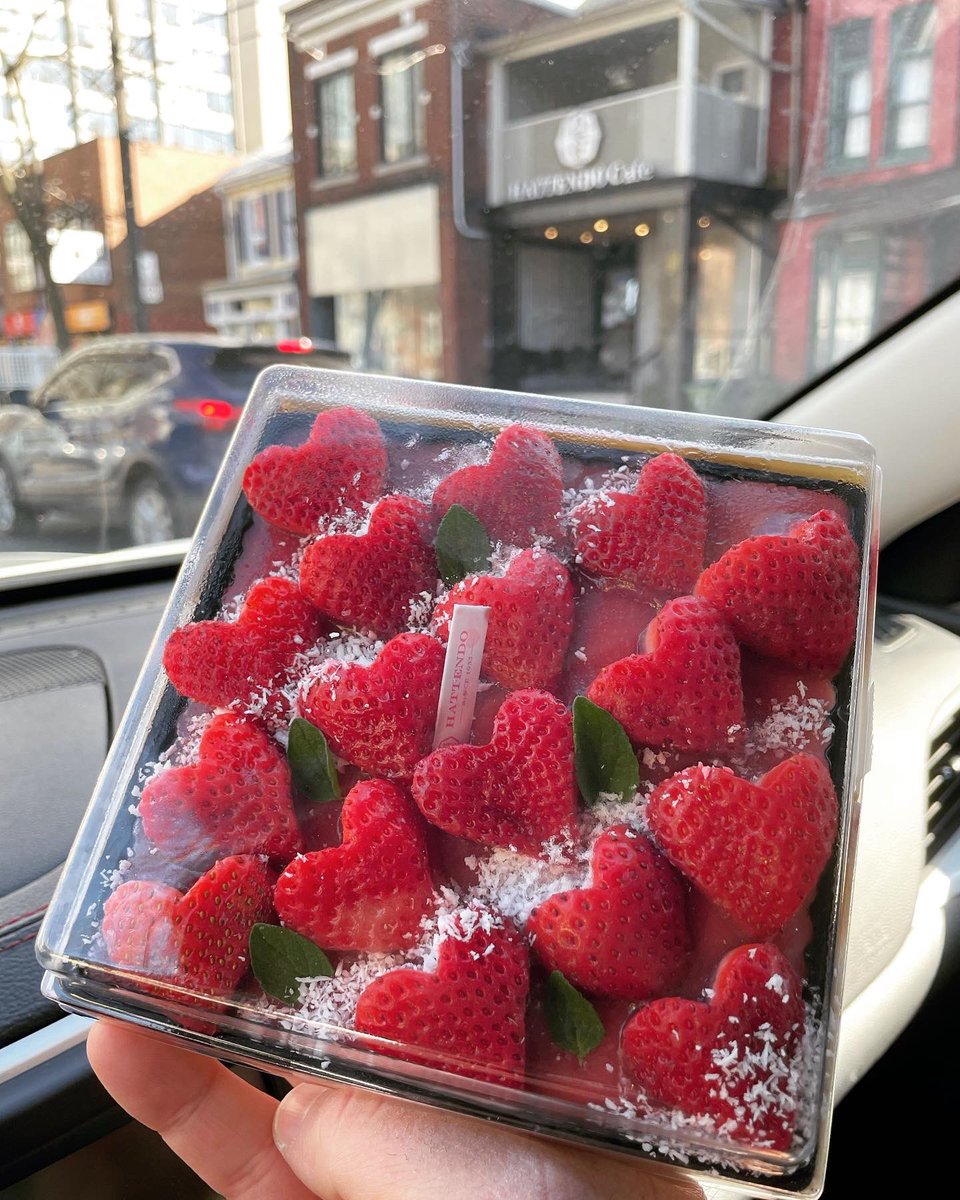 eatingyyz's tweet photo. Want to try Japanese strawberry #tiramisu? ๐ Itโs sweet and fruity, layered with #strawberry puree, mascarpone, jam-infused ladyfingers, and covered with heart-shaped strawberries. ๐
โน๏ธ #HattendoCanada
๐ 13 Baldwin St, #Toronto
#torontodesserts #ValentinesDay #eatingyyz https://t.co/8B7d1qoZWP