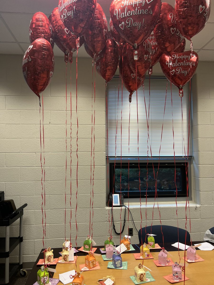 My ELD Newcomers Welcome Club is ready to deliver their V-Day packages.  Very proud of my entrepreneurs! ❤️<a href="/APSVirginia/">Arlington Public Schools</a> @APS_ESOL