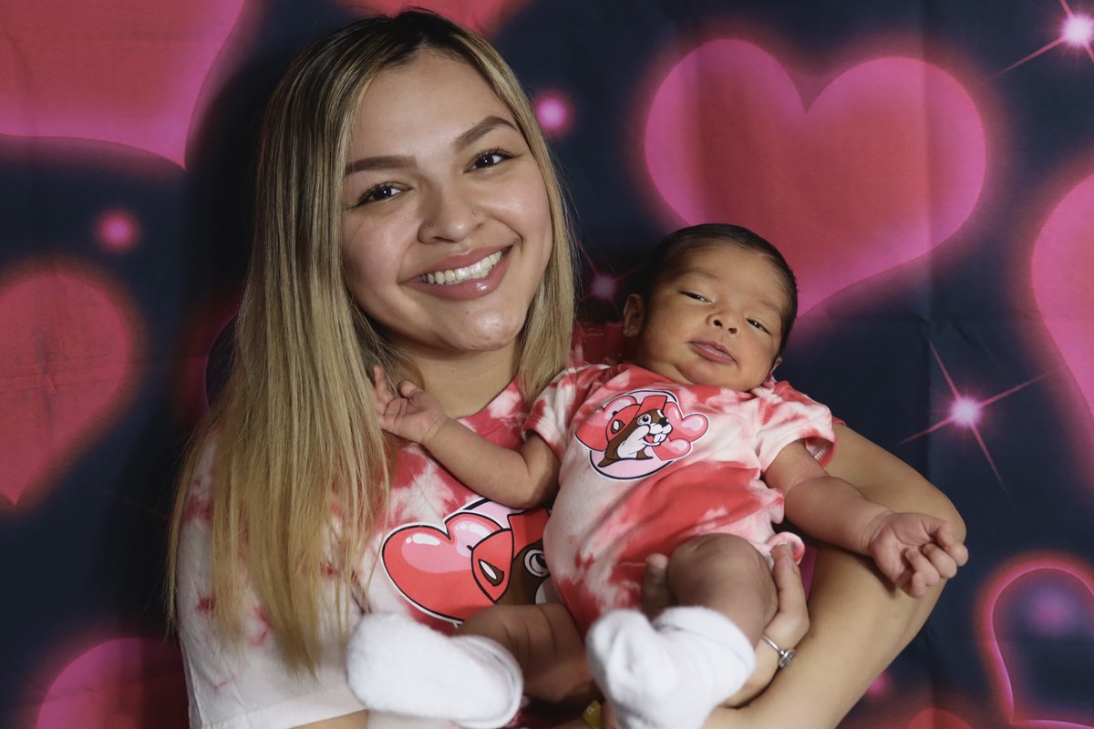 Jess_Ayana1724's tweet photo. happy valentine’s day from Niko &amp; I 💘

#1stvalentinesday #2weeksold #myvalentine #mysweetboy https://t.co/46PfbuEqxP